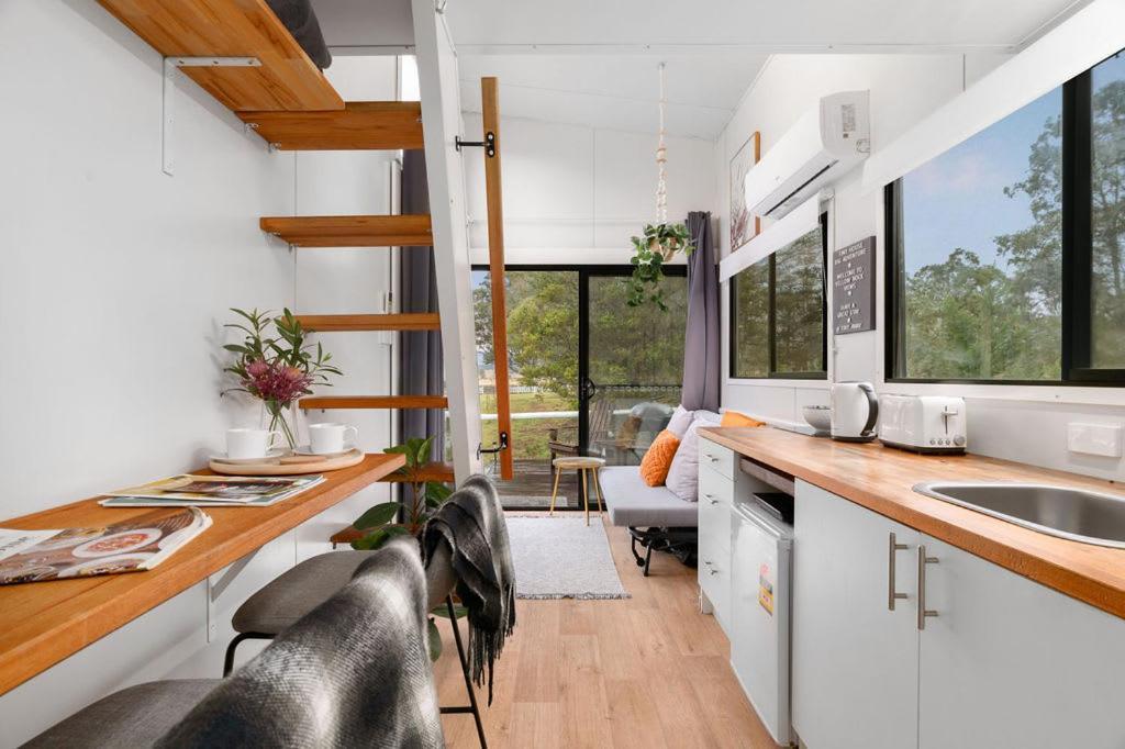 Yellow Rock Views By Tiny Away Broke Exterior foto