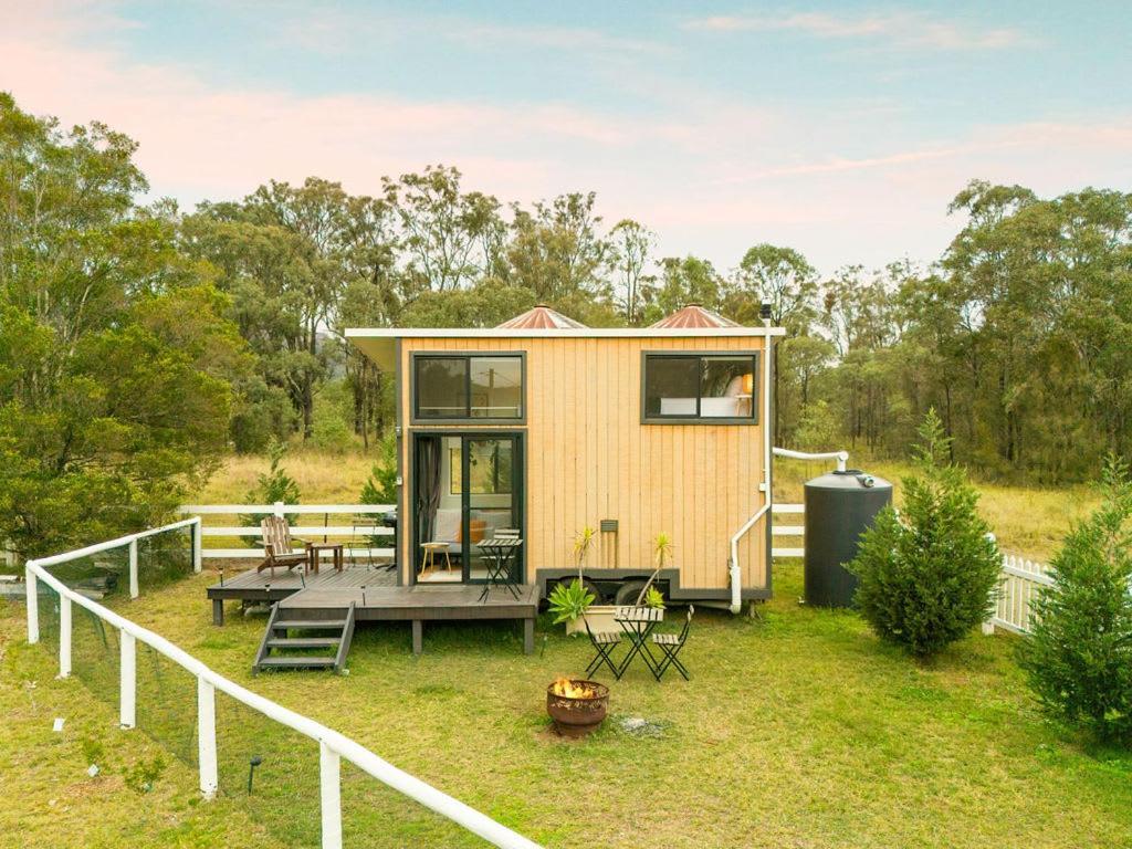 Yellow Rock Views By Tiny Away Broke Exterior foto