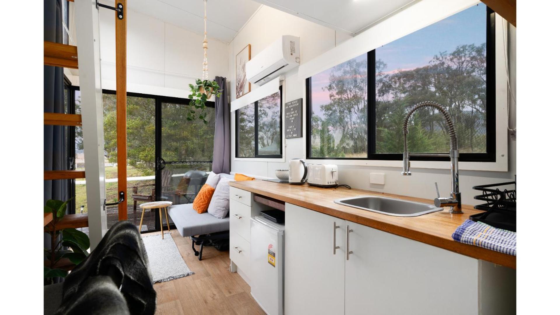 Yellow Rock Views By Tiny Away Broke Exterior foto